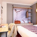 Hotel Nude - Color Vision