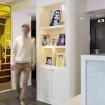 Nude - Color Vision Hotel Parigi