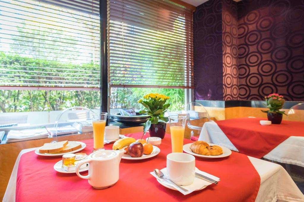 Hotel Nude - Color Vision Parigi