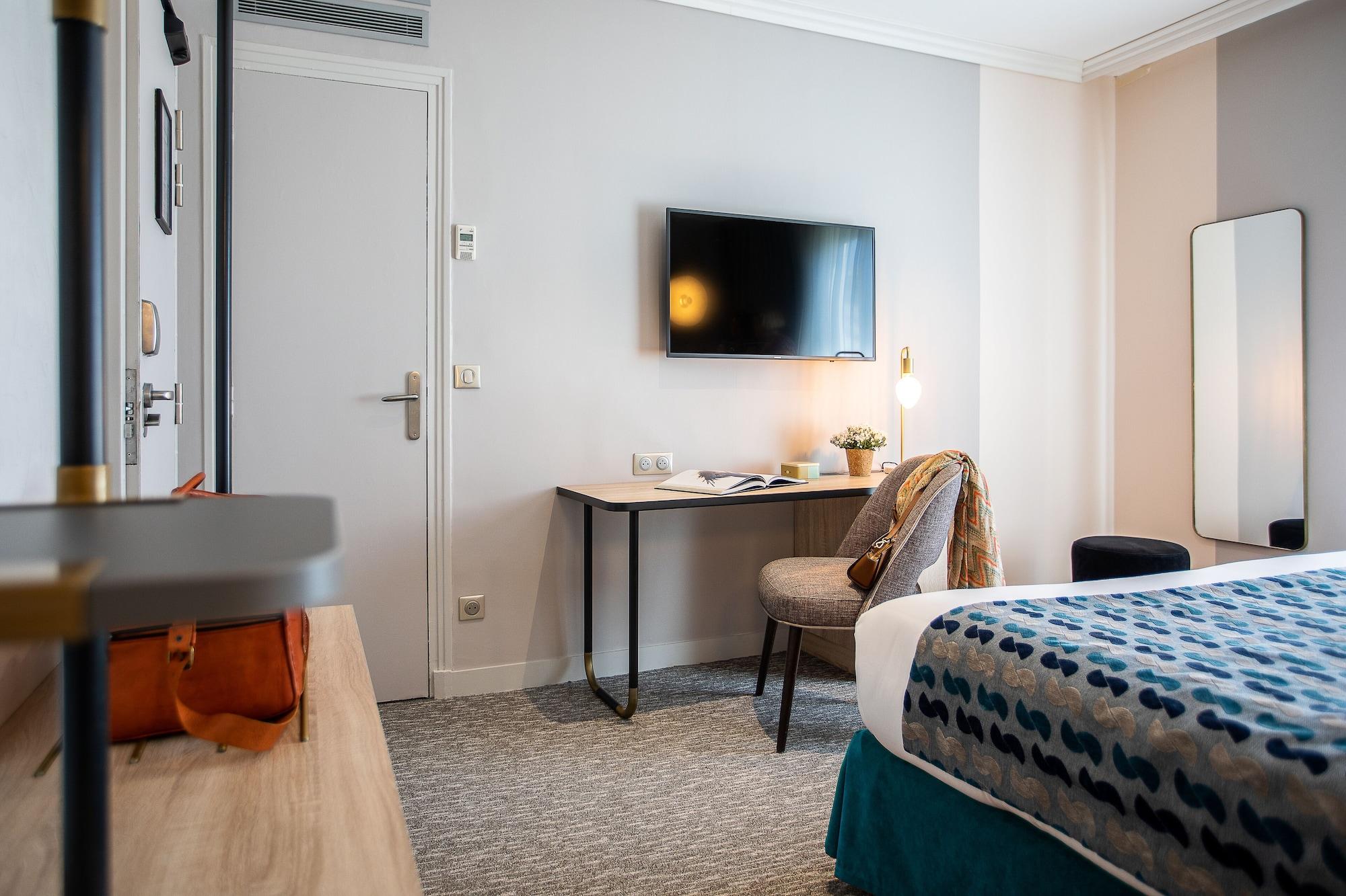 Nude - Color Vision Parigi