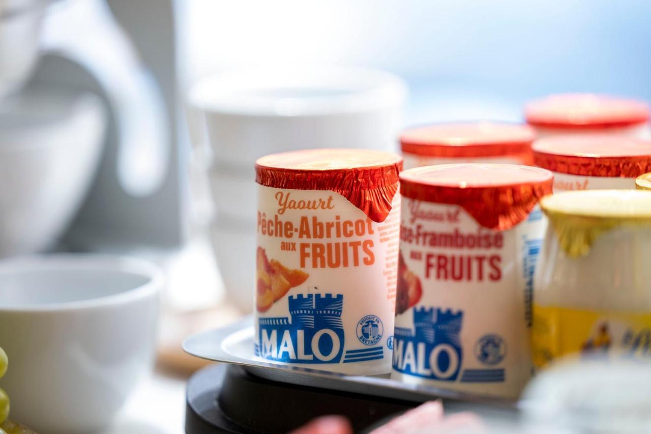 Nude - Color Vision Hotel Paris