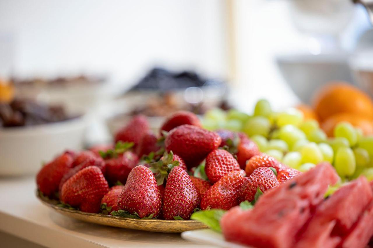 Hotel Nude - Color Vision Paris