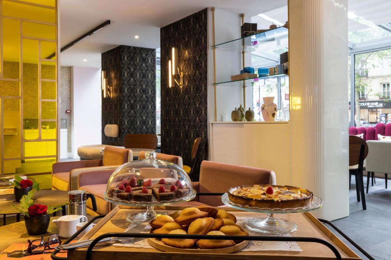 Nude - Color Vision Hotel Parigi