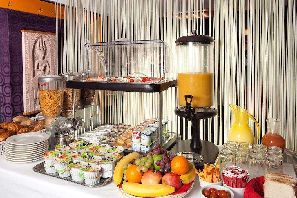 Nude - Color Vision 4* Parigi