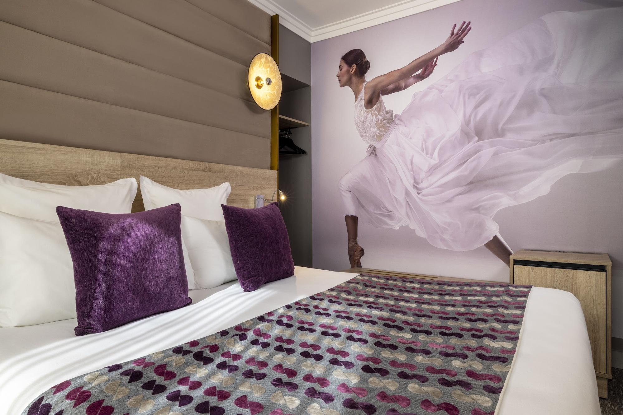 Hotel Nude - Color Vision