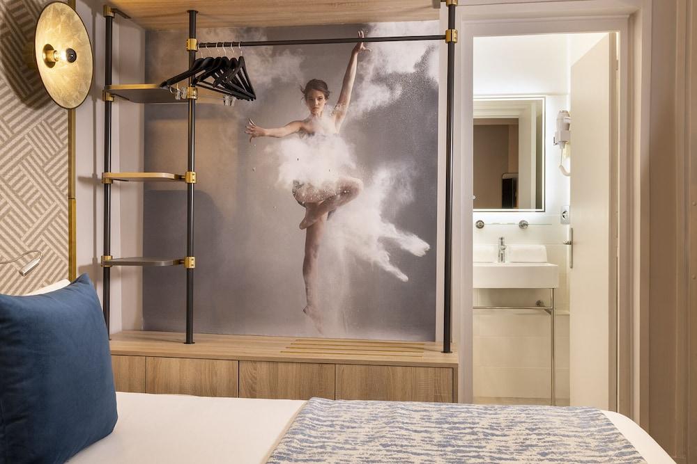 Hotel Nude - Color Vision Parigi