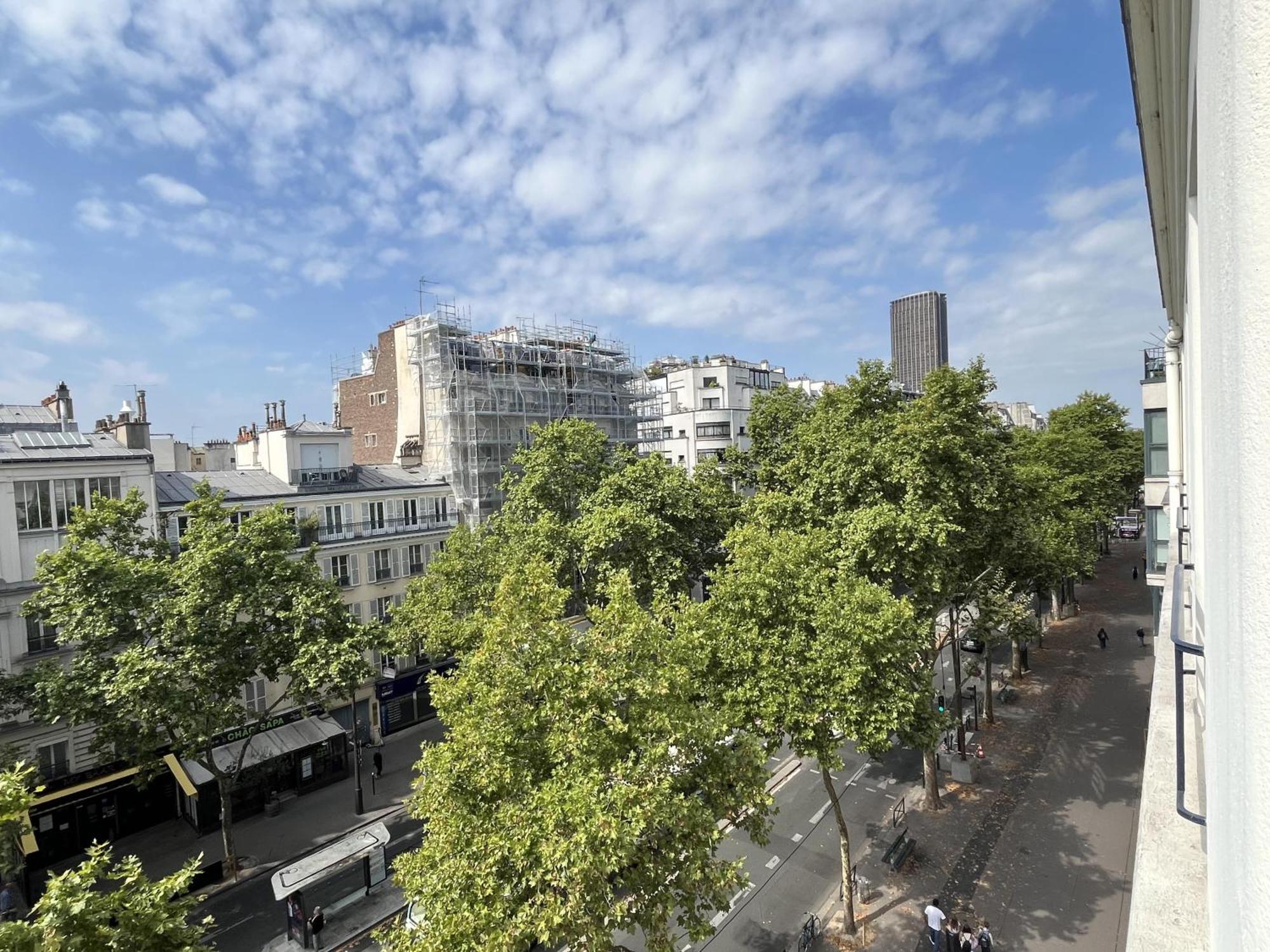 Nude - Color Vision Hotel