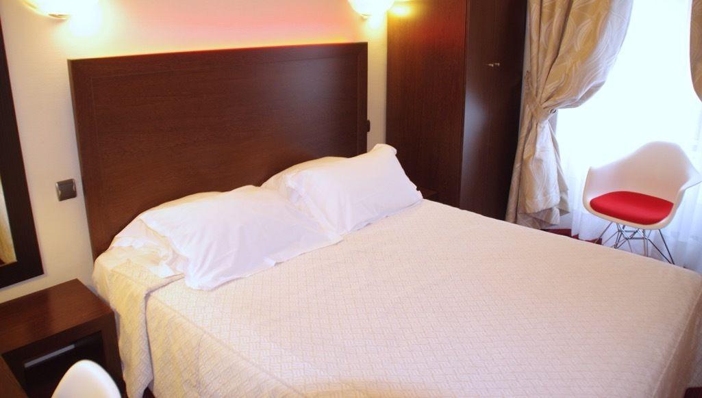 Nude - Color Vision Hotel Parigi