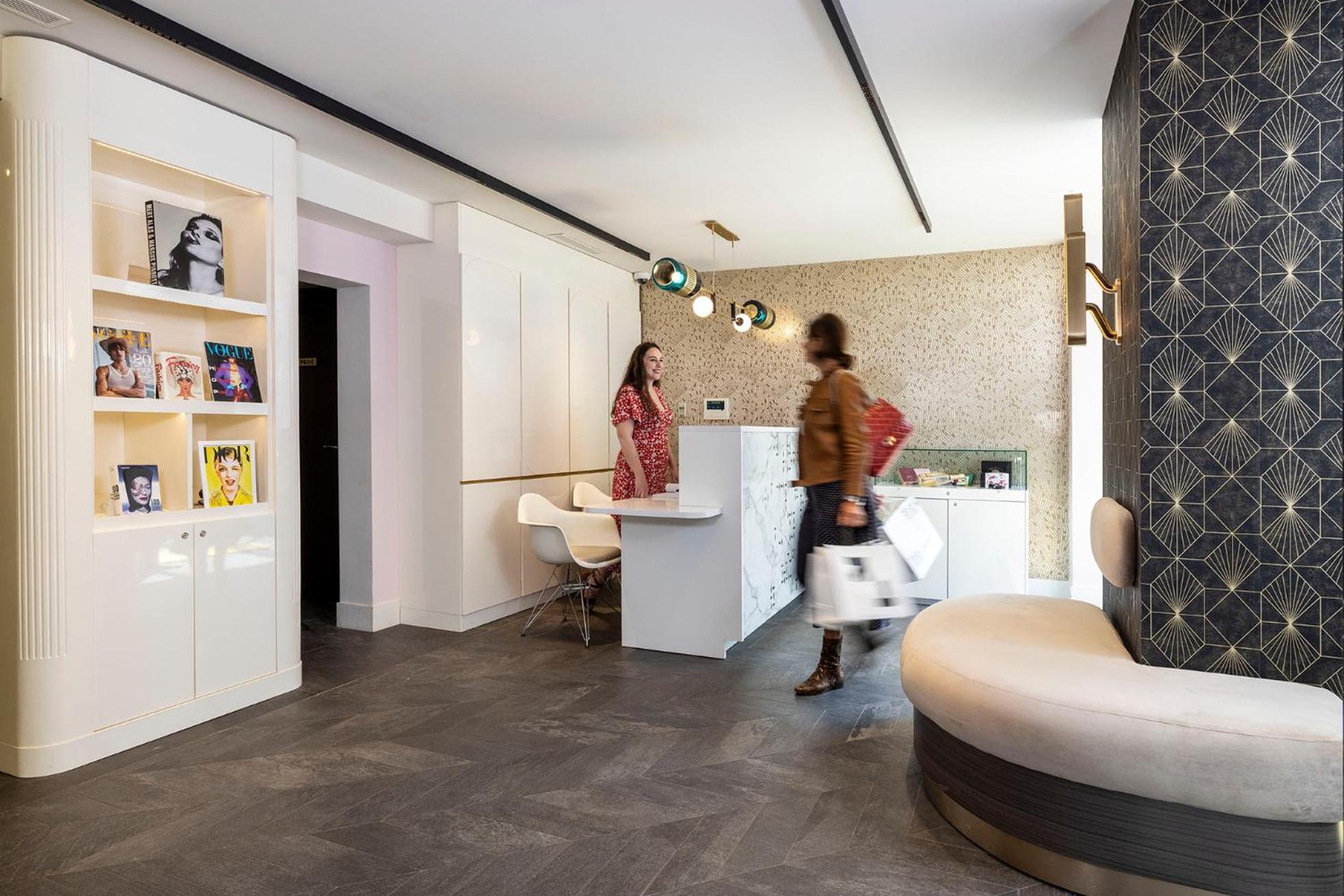 Nude - Color Vision 4*