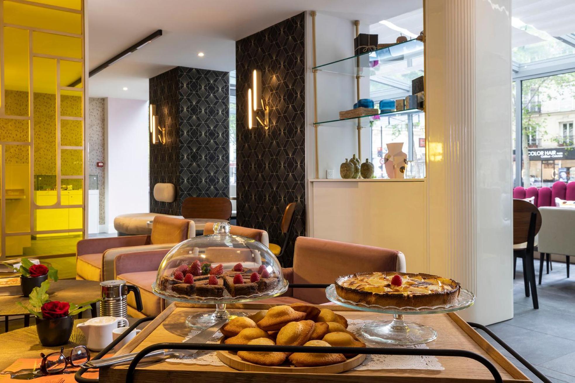 Hotel Nude - Color Vision 4*