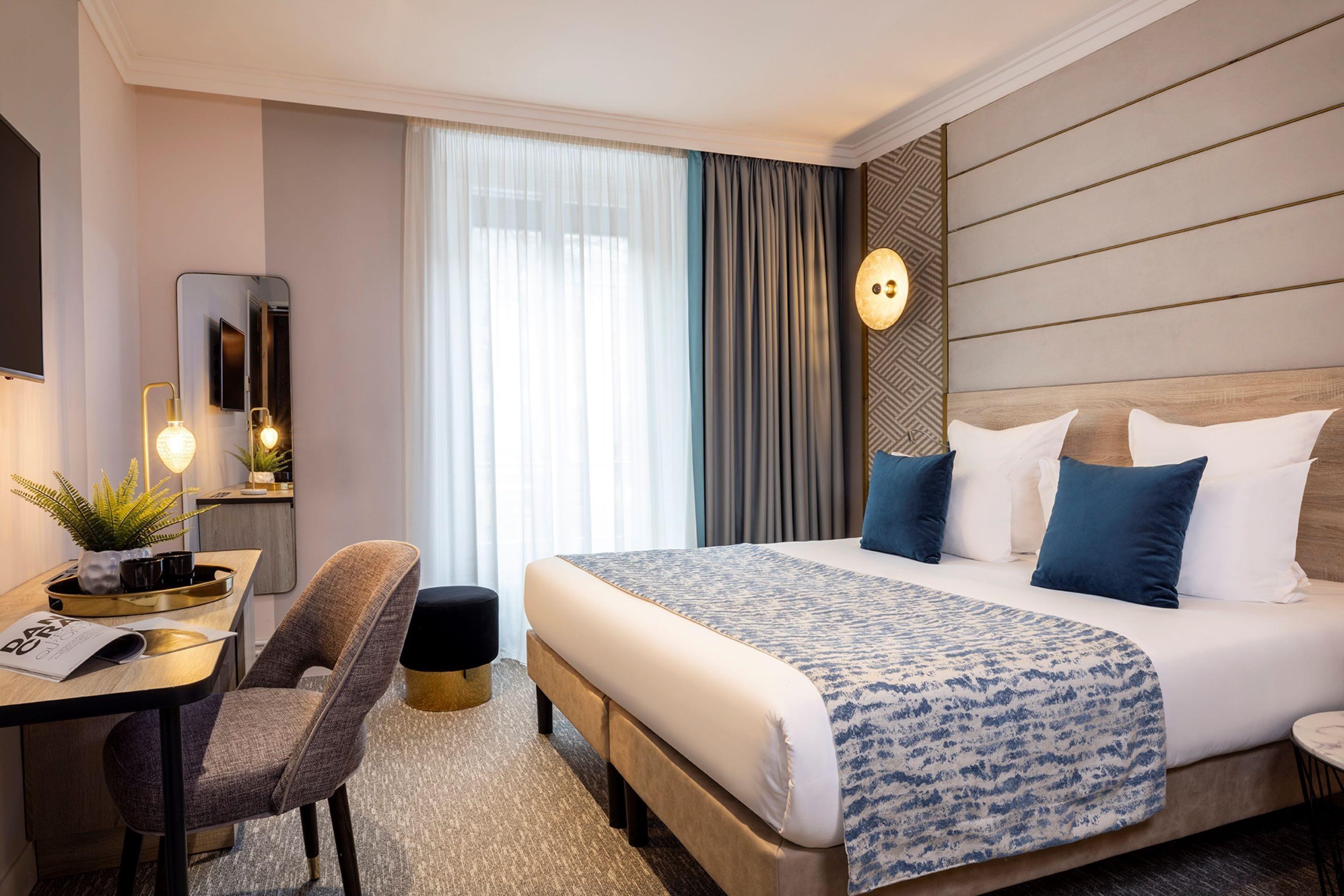 Hotel Nude - Color Vision Parigi