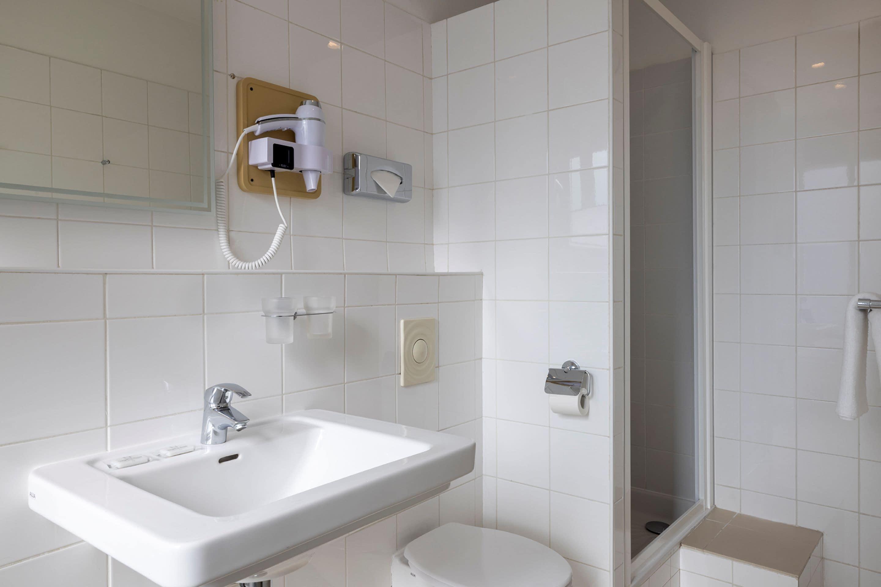 Hotel Nude - Color Vision