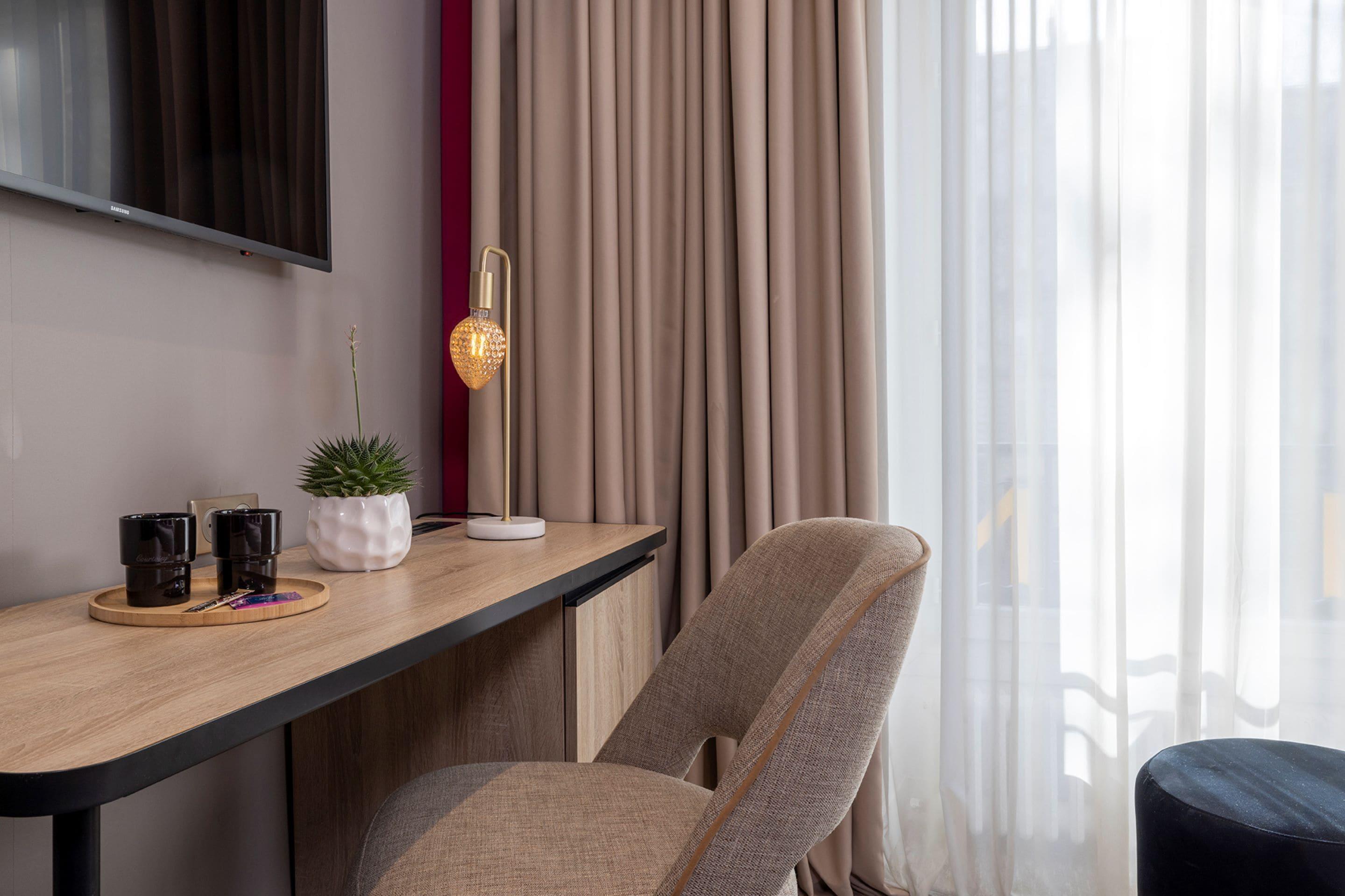 Nude - Color Vision Hotel 4*