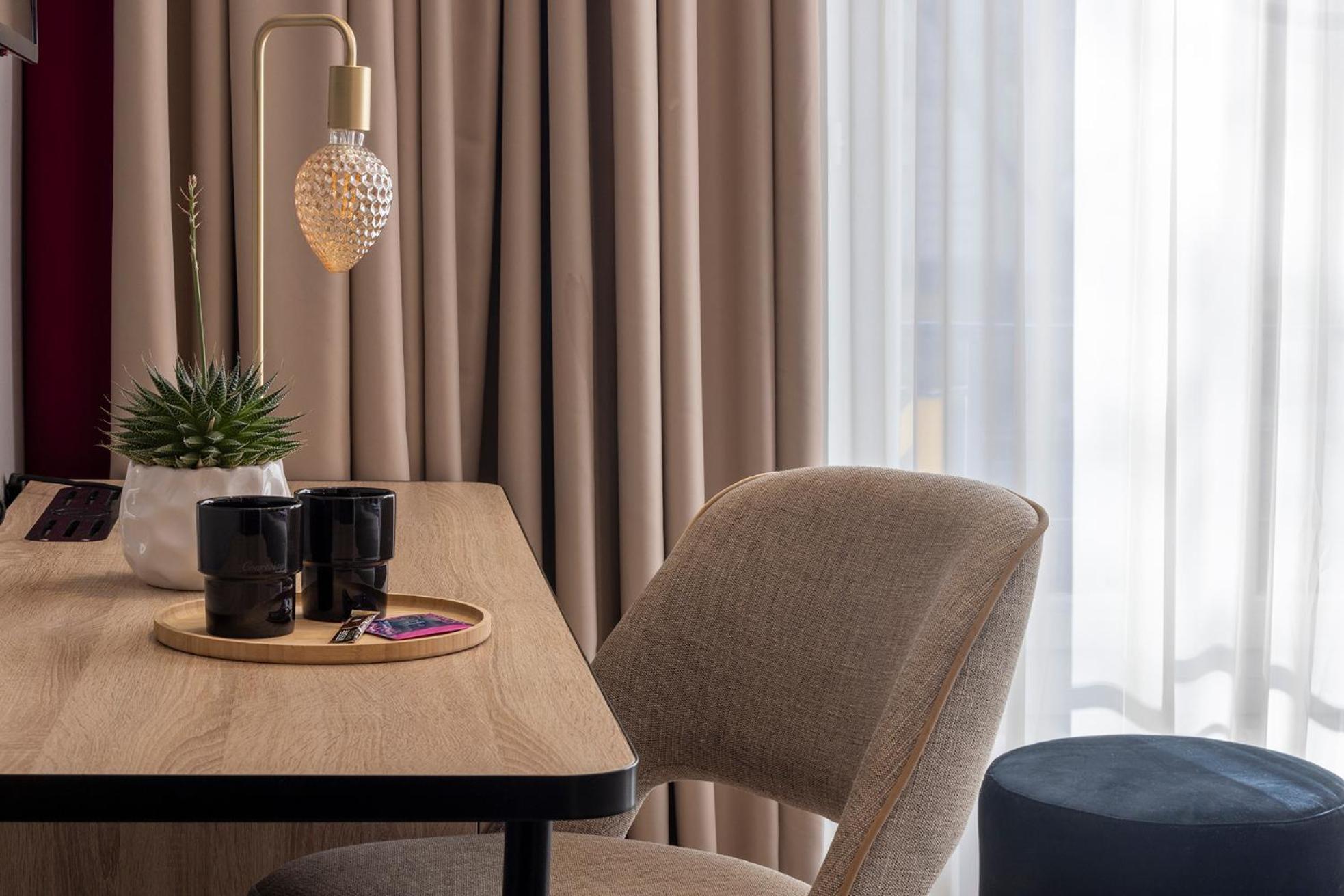 Hotel Nude - Color Vision 4*